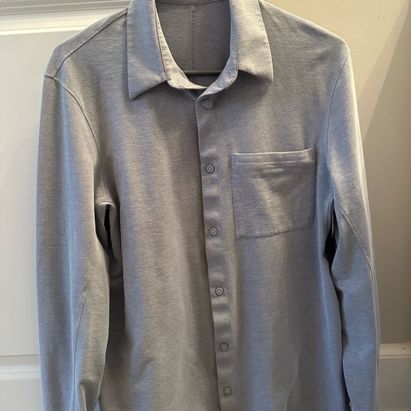 Men’s Lululemon Commission Button Down Size Medium. Like new. - Picture 2 of 2